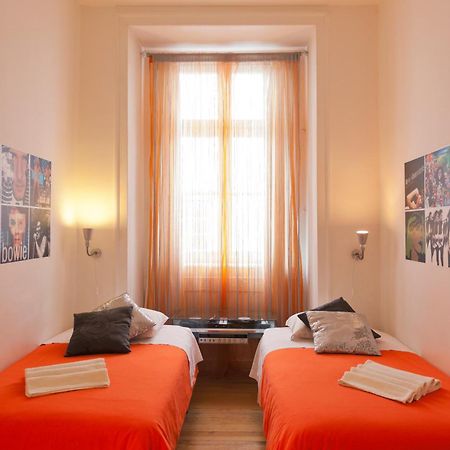 Living Lounge Hostel Лиссабон Экстерьер фото
