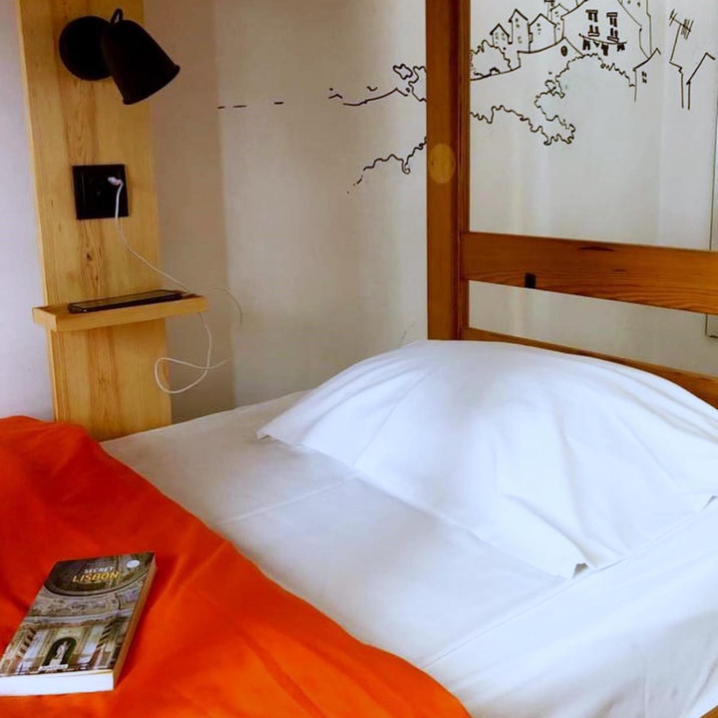 Living Lounge Hostel Лиссабон Экстерьер фото