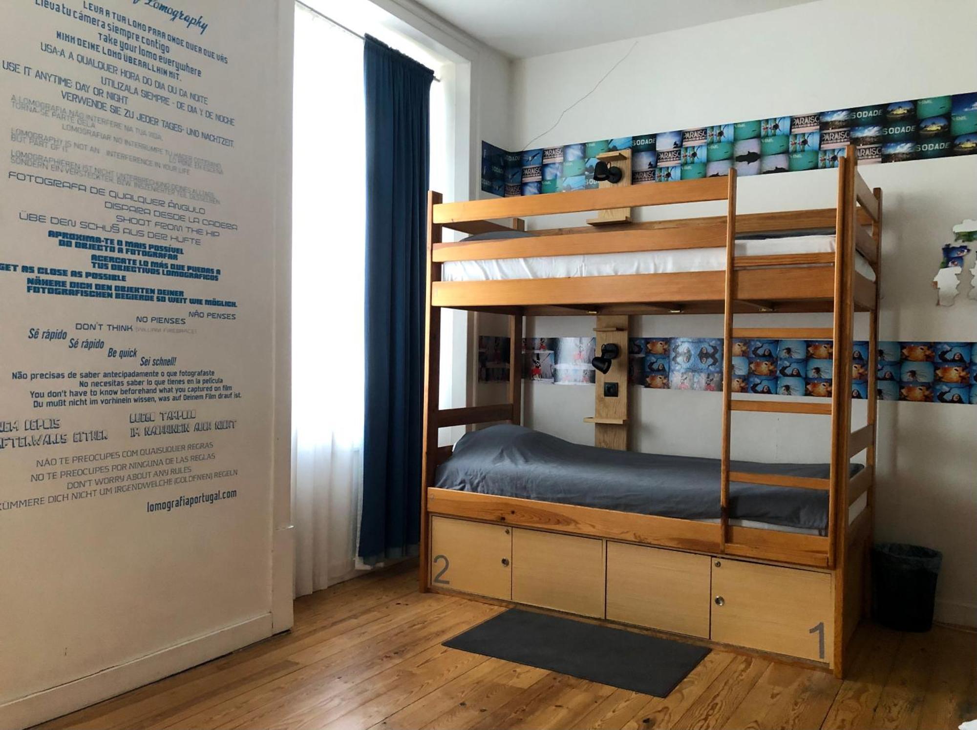 Living Lounge Hostel Лиссабон Экстерьер фото