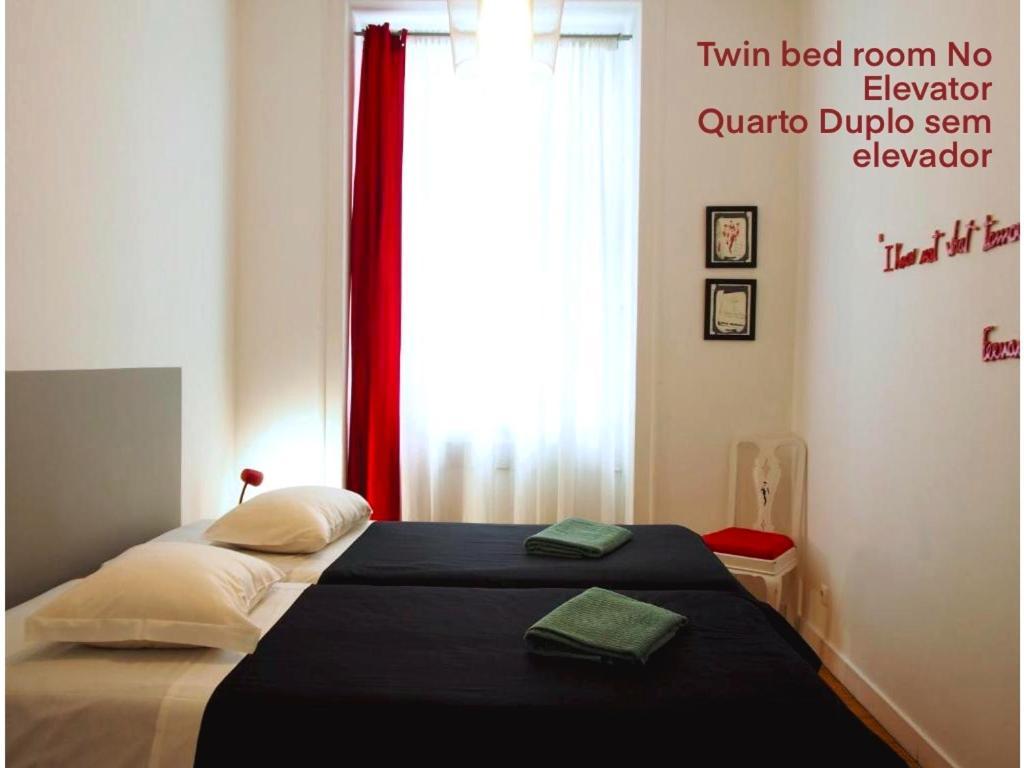 Living Lounge Hostel Лиссабон Экстерьер фото