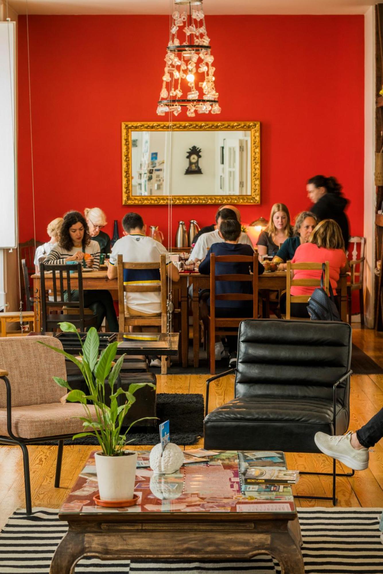 Living Lounge Hostel Лиссабон Экстерьер фото