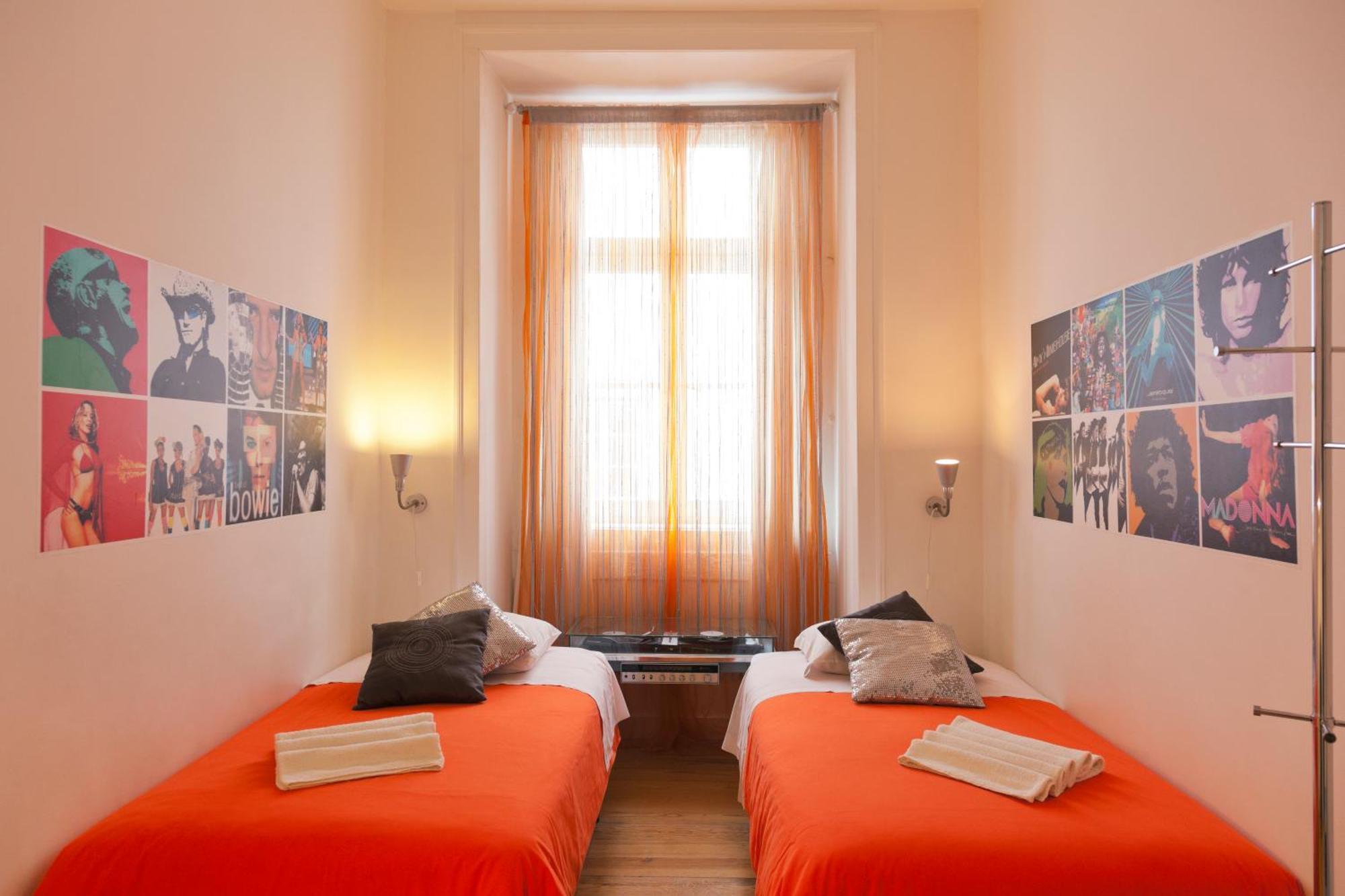 Living Lounge Hostel Лиссабон Экстерьер фото