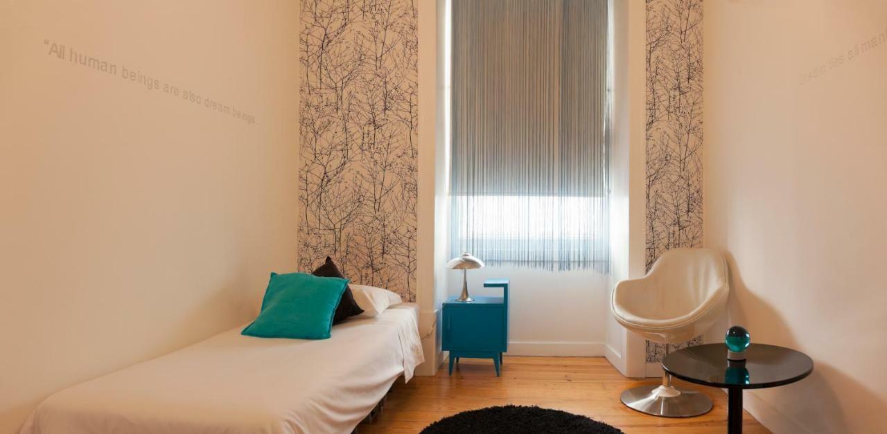 Living Lounge Hostel Лиссабон Экстерьер фото