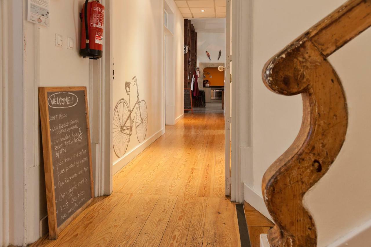 Living Lounge Hostel Лиссабон Экстерьер фото